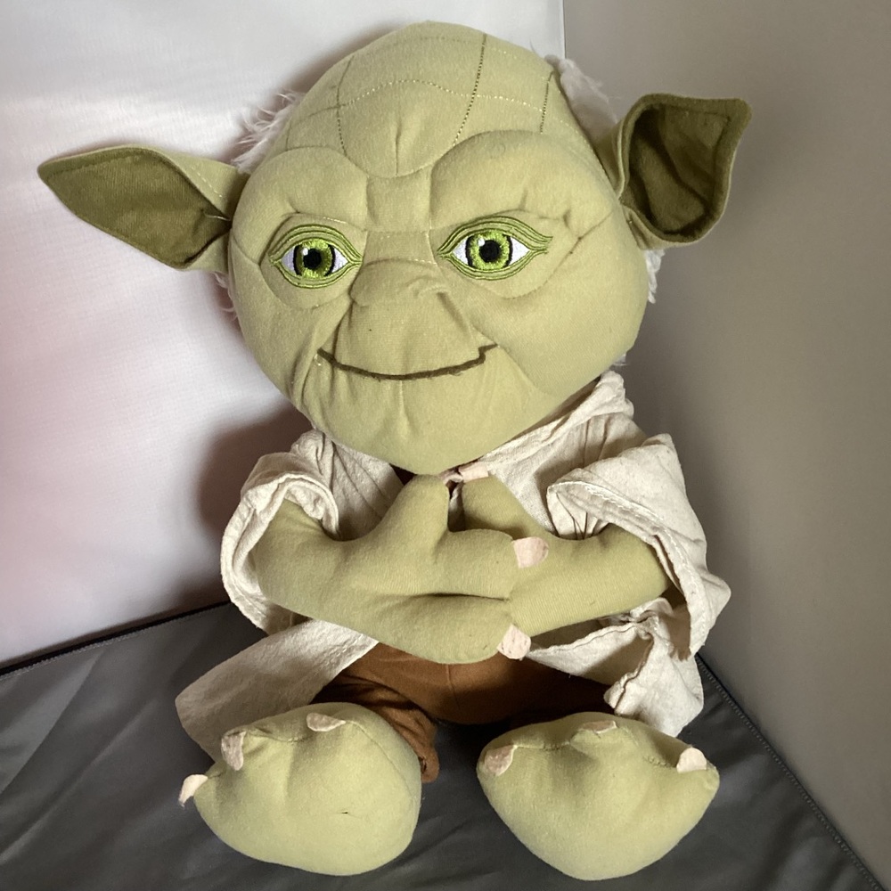 Star Wars Master Yoda Jedi Plush 18" Disney Store Stuffed Animal Plush Doll